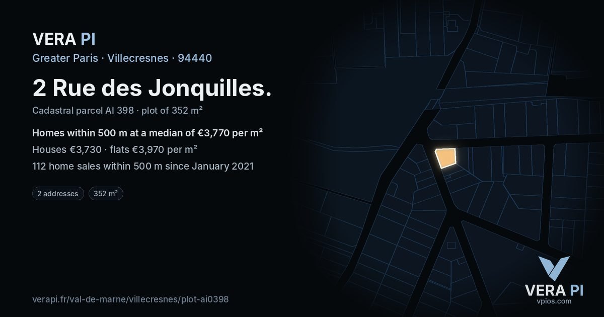 2 Rue des Jonquilles, Villecresnes at night – the plot lit, the parcels around coloured by the prices near them