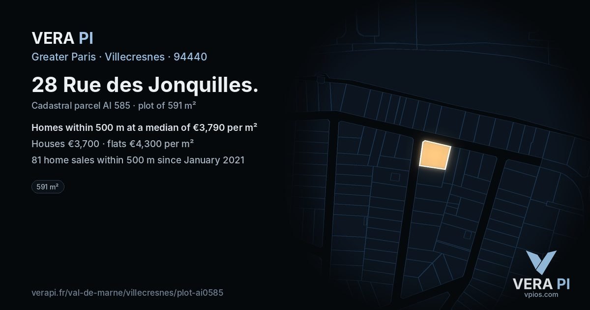 28 Rue des Jonquilles, Villecresnes at night – the plot lit, the parcels around coloured by the prices near them
