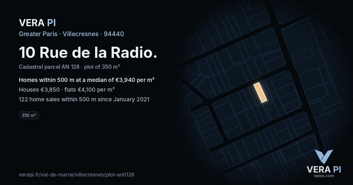 10 Rue de la Radio, Villecresnes at night – the plot lit, the parcels around coloured by the prices near them
