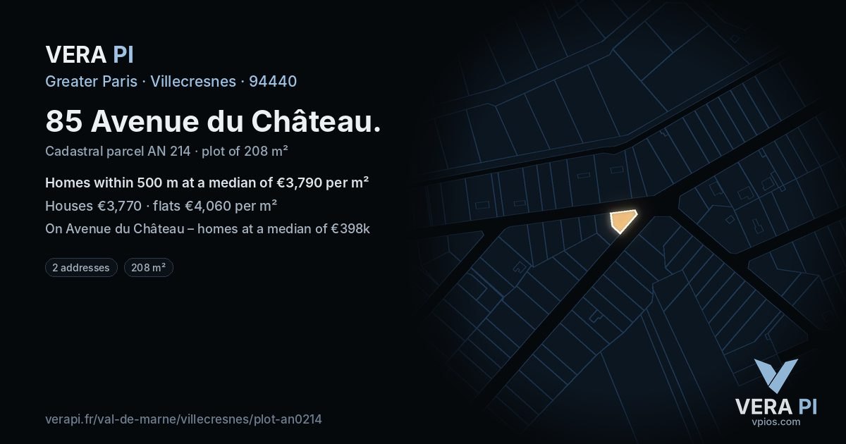 85 Avenue du Château, Villecresnes at night – the plot lit, the parcels around coloured by the prices near them