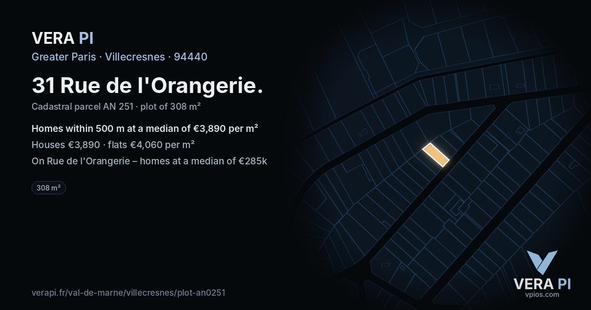 31 Rue de l'Orangerie, Villecresnes at night – the plot lit, the parcels around coloured by the prices near them