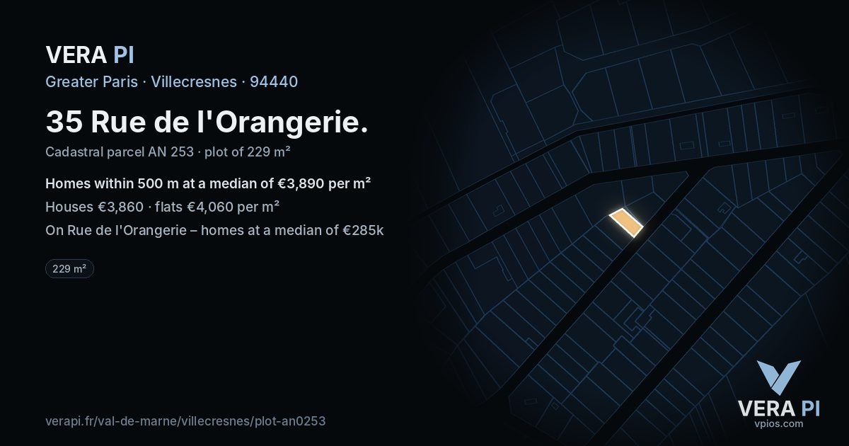 35 Rue de l'Orangerie, Villecresnes at night – the plot lit, the parcels around coloured by the prices near them