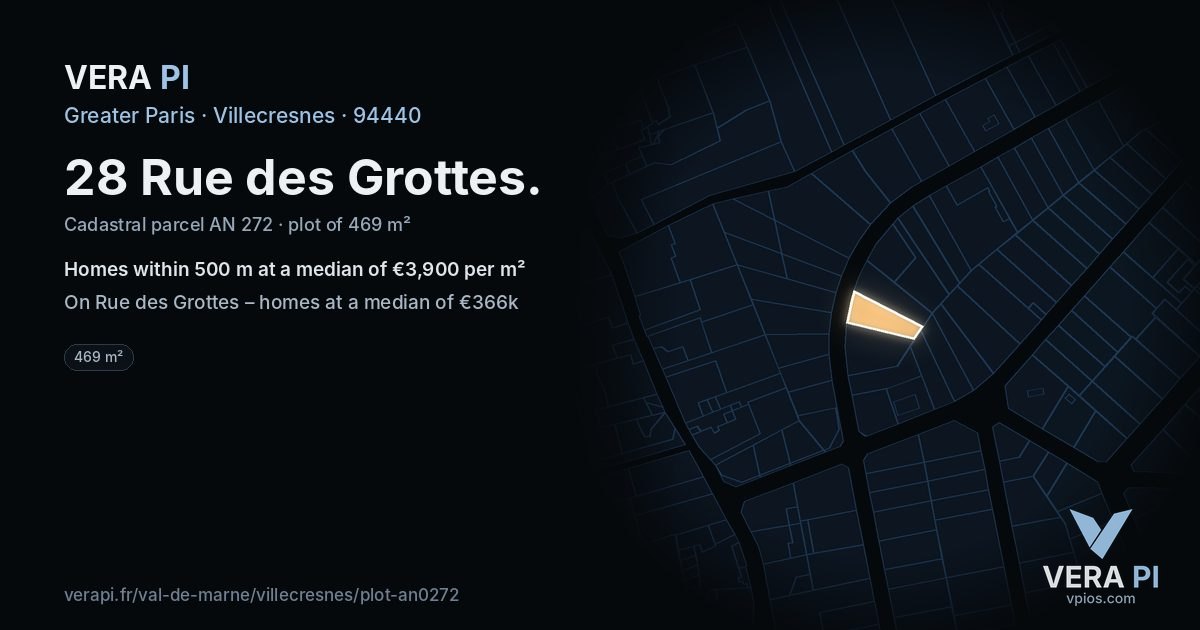 28 Rue des Grottes, Villecresnes at night – the plot lit, the parcels around coloured by the prices near them