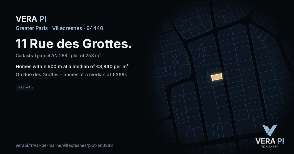 11 Rue des Grottes, Villecresnes at night – the plot lit, the parcels around coloured by the prices near them