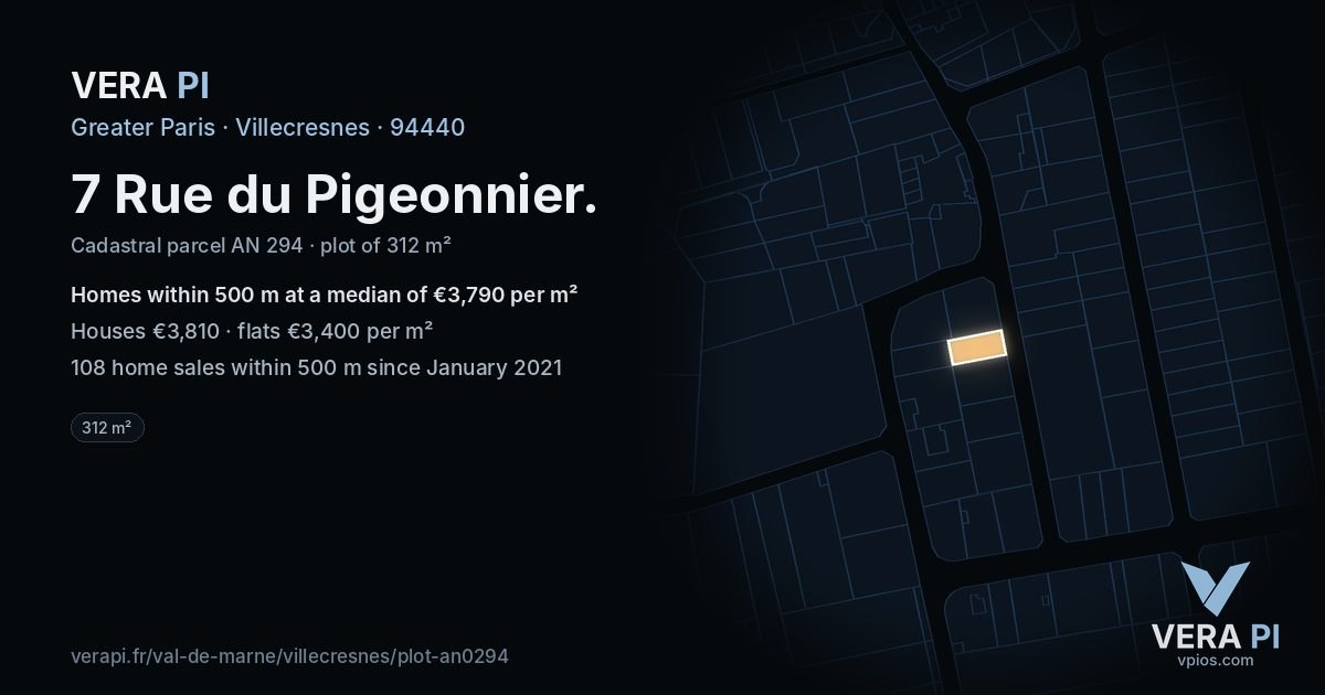 7 Rue du Pigeonnier, Villecresnes at night – the plot lit, the parcels around coloured by the prices near them