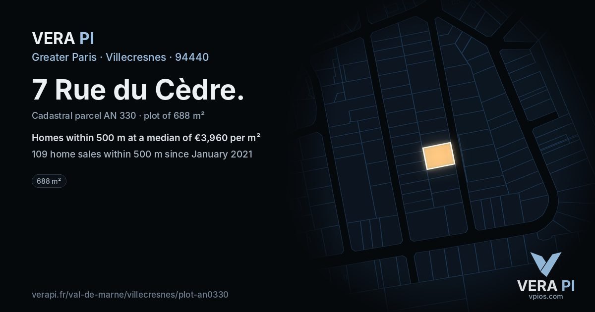 7 Rue du Cèdre, Villecresnes at night – the plot lit, the parcels around coloured by the prices near them