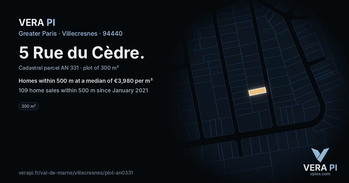 5 Rue du Cèdre, Villecresnes at night – the plot lit, the parcels around coloured by the prices near them