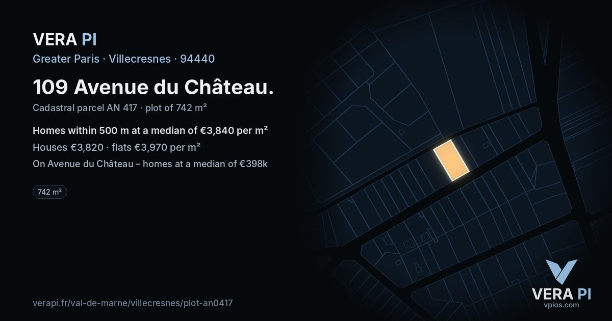 109 Avenue du Château, Villecresnes at night – the plot lit, the parcels around coloured by the prices near them