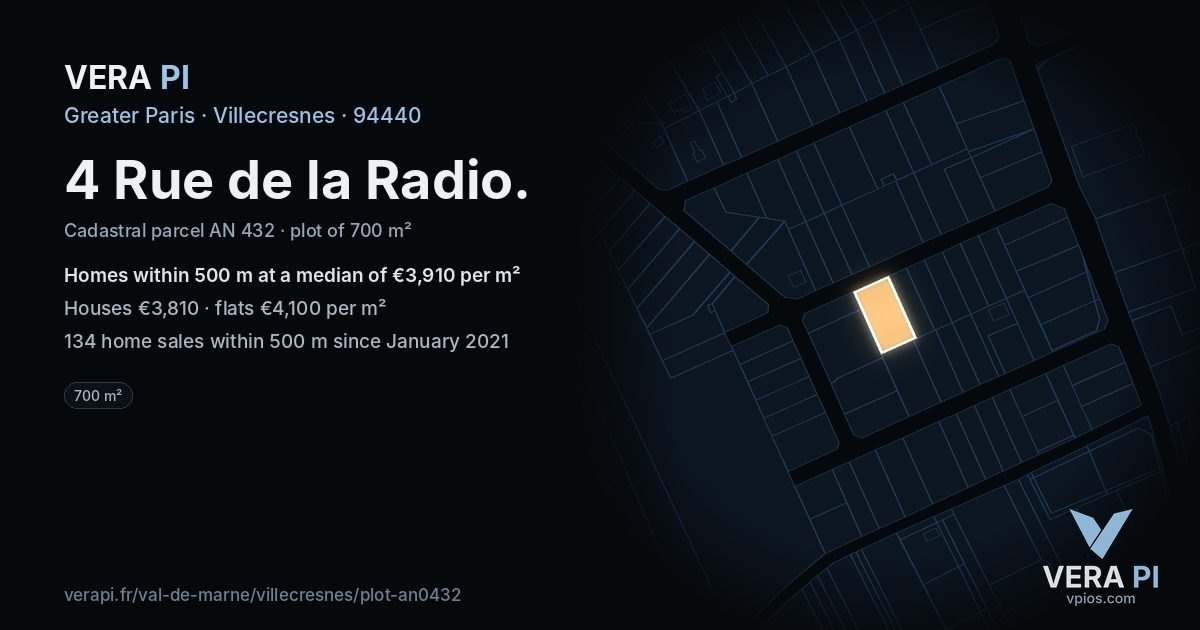 4 Rue de la Radio, Villecresnes at night – the plot lit, the parcels around coloured by the prices near them