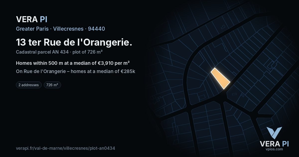 13 ter Rue de l'Orangerie, Villecresnes at night – the plot lit, the parcels around coloured by the prices near them