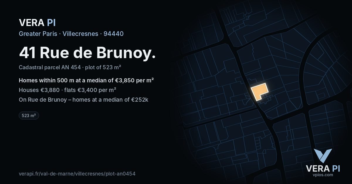 41 Rue de Brunoy, Villecresnes at night – the plot lit, the parcels around coloured by the prices near them