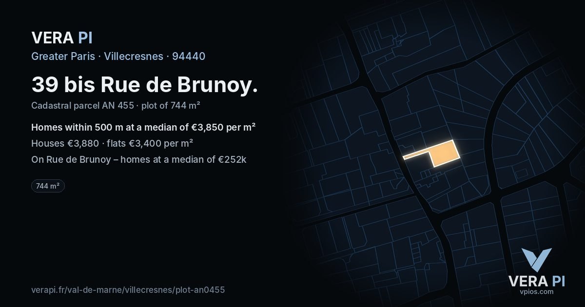 39 bis Rue de Brunoy, Villecresnes at night – the plot lit, the parcels around coloured by the prices near them