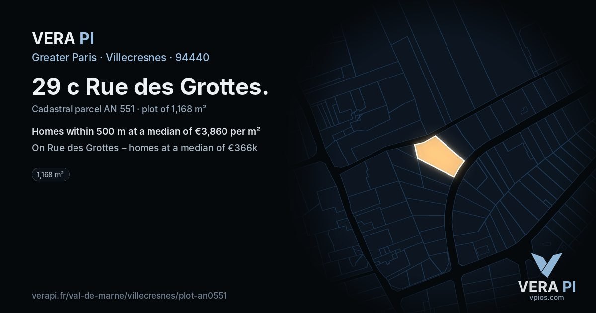 29 c Rue des Grottes, Villecresnes at night – the plot lit, the parcels around coloured by the prices near them
