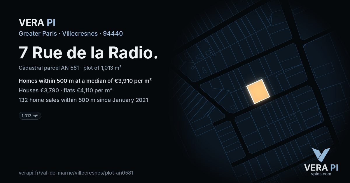 7 Rue de la Radio, Villecresnes at night – the plot lit, the parcels around coloured by the prices near them