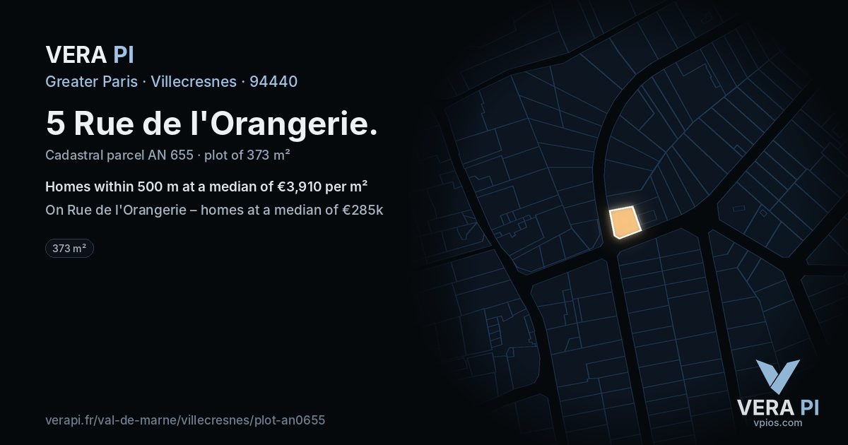 5 Rue de l'Orangerie, Villecresnes at night – the plot lit, the parcels around coloured by the prices near them
