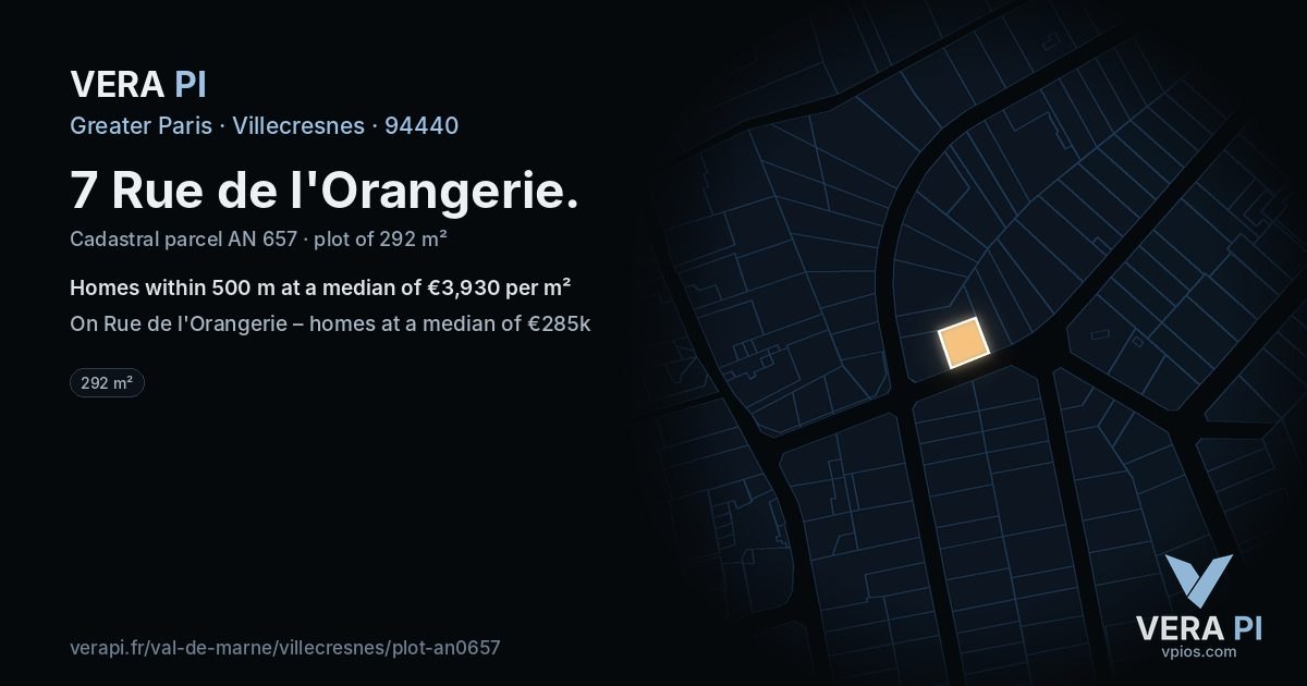 7 Rue de l'Orangerie, Villecresnes at night – the plot lit, the parcels around coloured by the prices near them