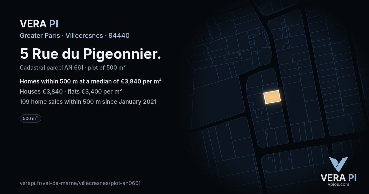 5 Rue du Pigeonnier, Villecresnes at night – the plot lit, the parcels around coloured by the prices near them