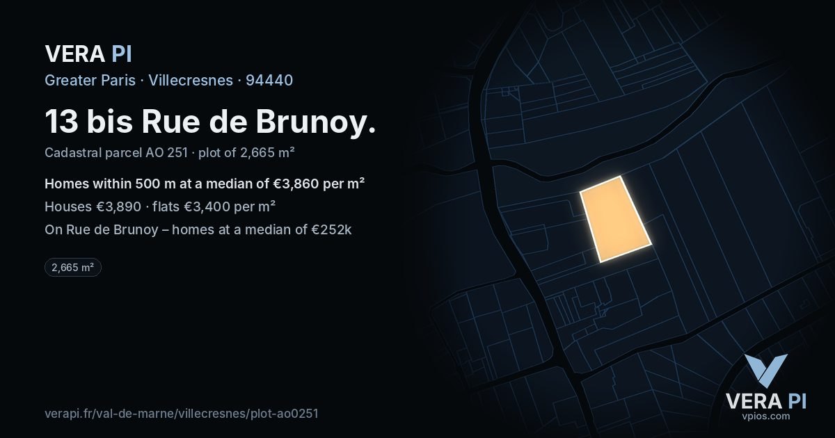 13 bis Rue de Brunoy, Villecresnes at night – the plot lit, the parcels around coloured by the prices near them