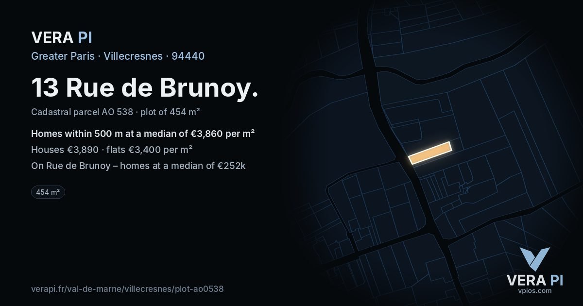 13 Rue de Brunoy, Villecresnes at night – the plot lit, the parcels around coloured by the prices near them