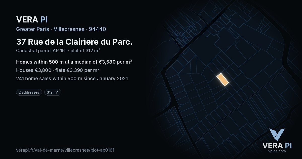 37 Rue de la Clairiere du Parc, Villecresnes at night – the plot lit, the parcels around coloured by the prices near them
