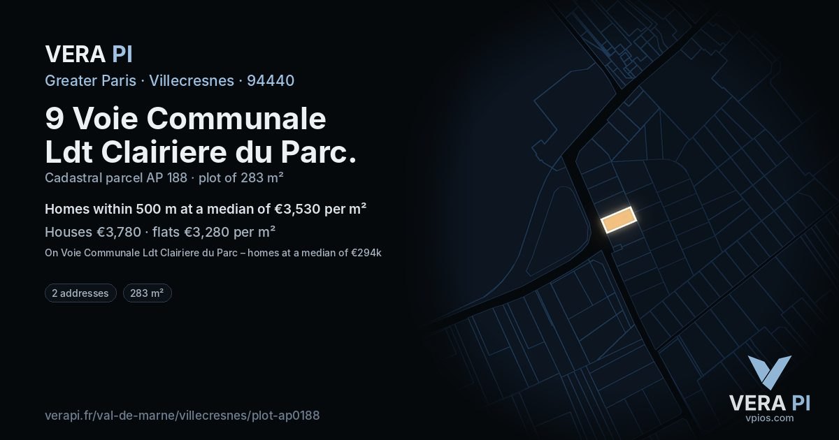 9 Voie Communale Ldt Clairiere du Parc, Villecresnes at night – the plot lit, the parcels around coloured by the prices near them