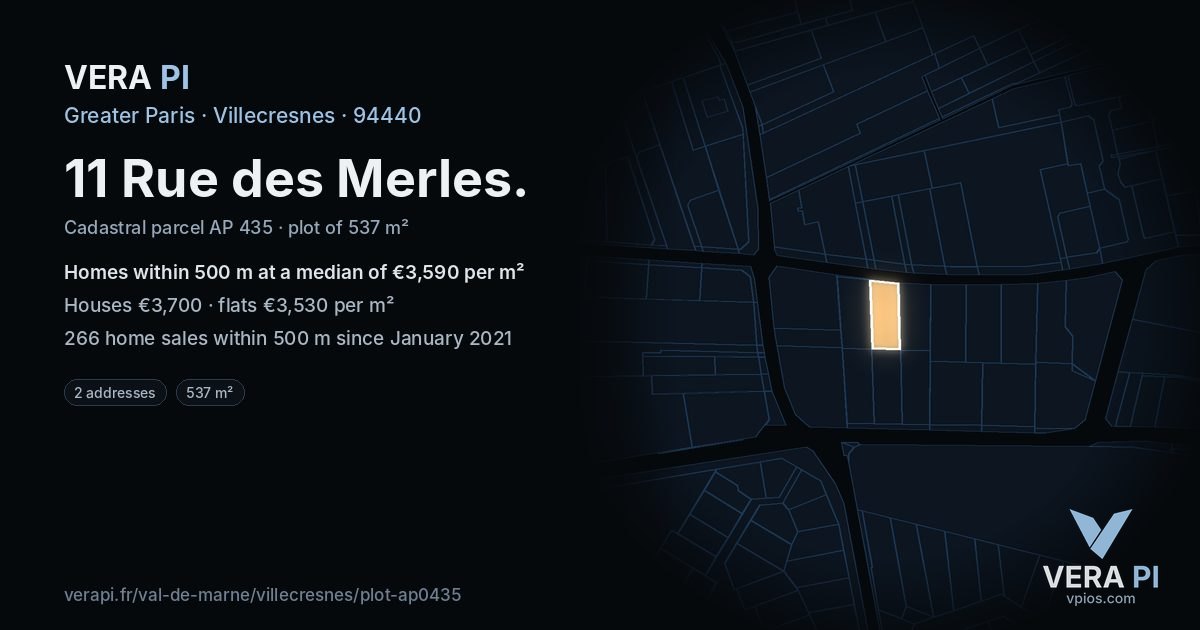 11 Rue des Merles, Villecresnes at night – the plot lit, the parcels around coloured by the prices near them