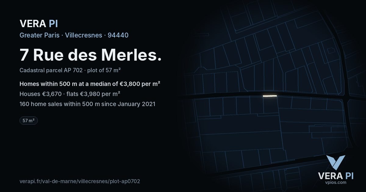 7 Rue des Merles, Villecresnes at night – the plot lit, the parcels around coloured by the prices near them