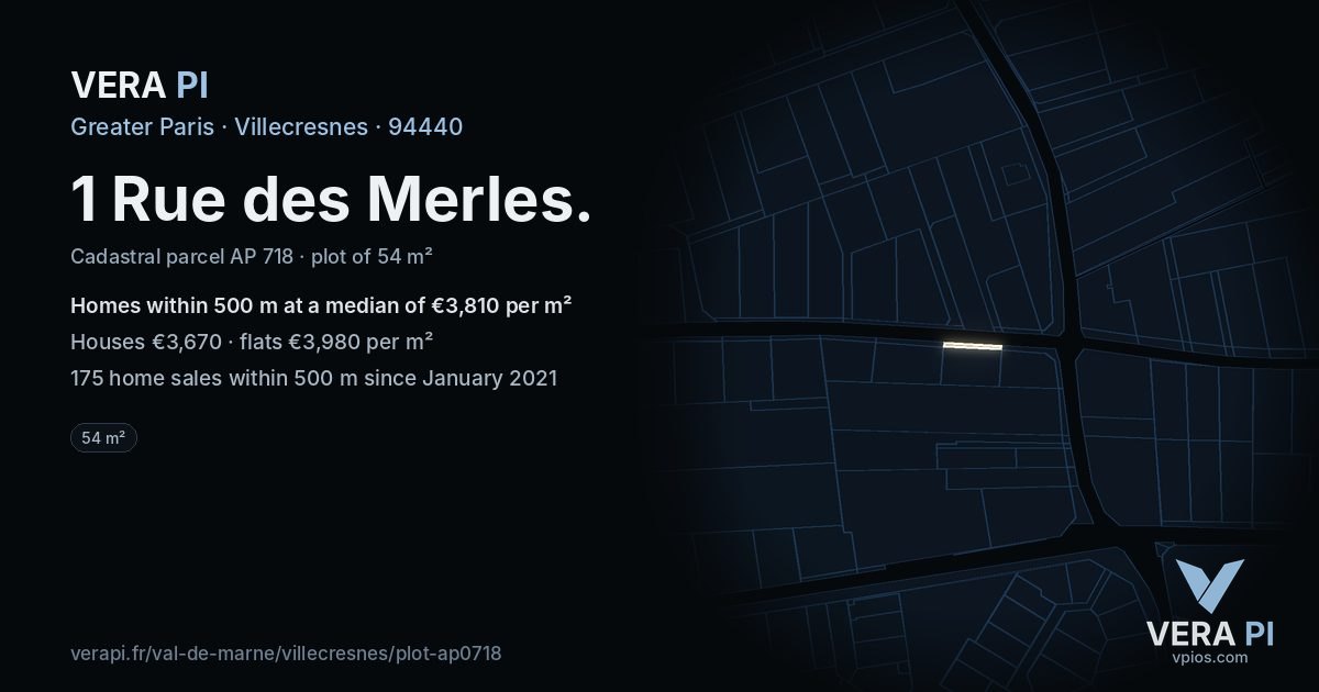 1 Rue des Merles, Villecresnes at night – the plot lit, the parcels around coloured by the prices near them