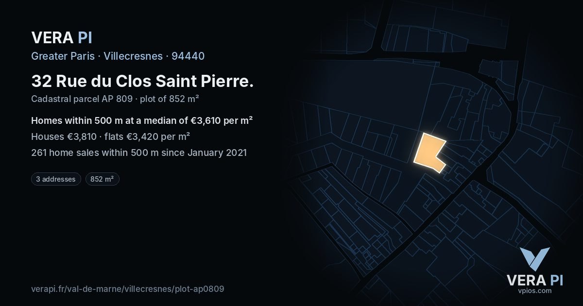 32 Rue du Clos Saint Pierre, Villecresnes at night – the plot lit, the parcels around coloured by the prices near them