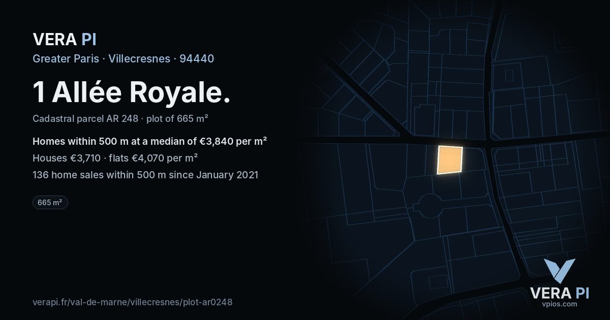 1 Allée Royale, Villecresnes at night – the plot lit, the parcels around coloured by the prices near them