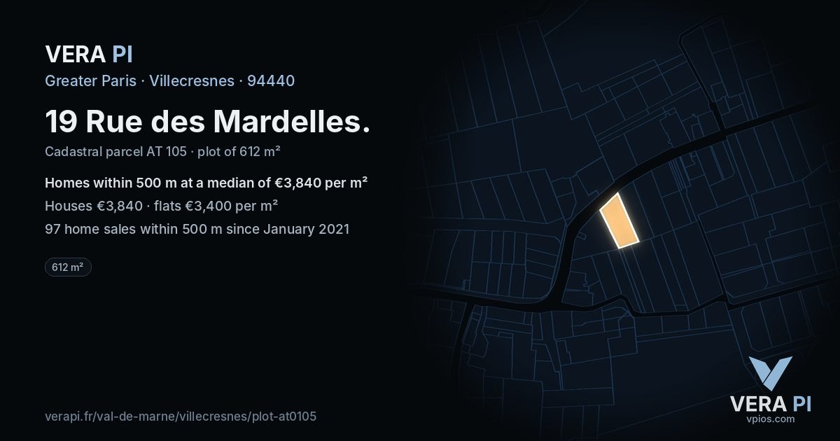 19 Rue des Mardelles, Villecresnes at night – the plot lit, the parcels around coloured by the prices near them