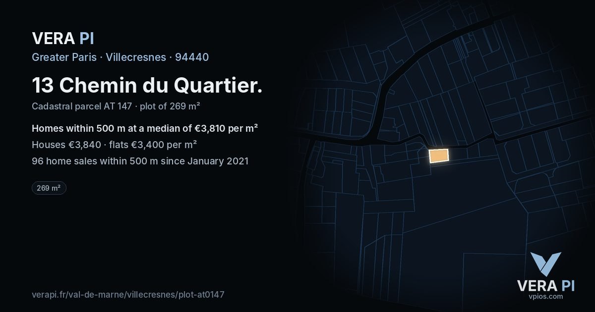 13 Chemin du Quartier, Villecresnes at night – the plot lit, the parcels around coloured by the prices near them