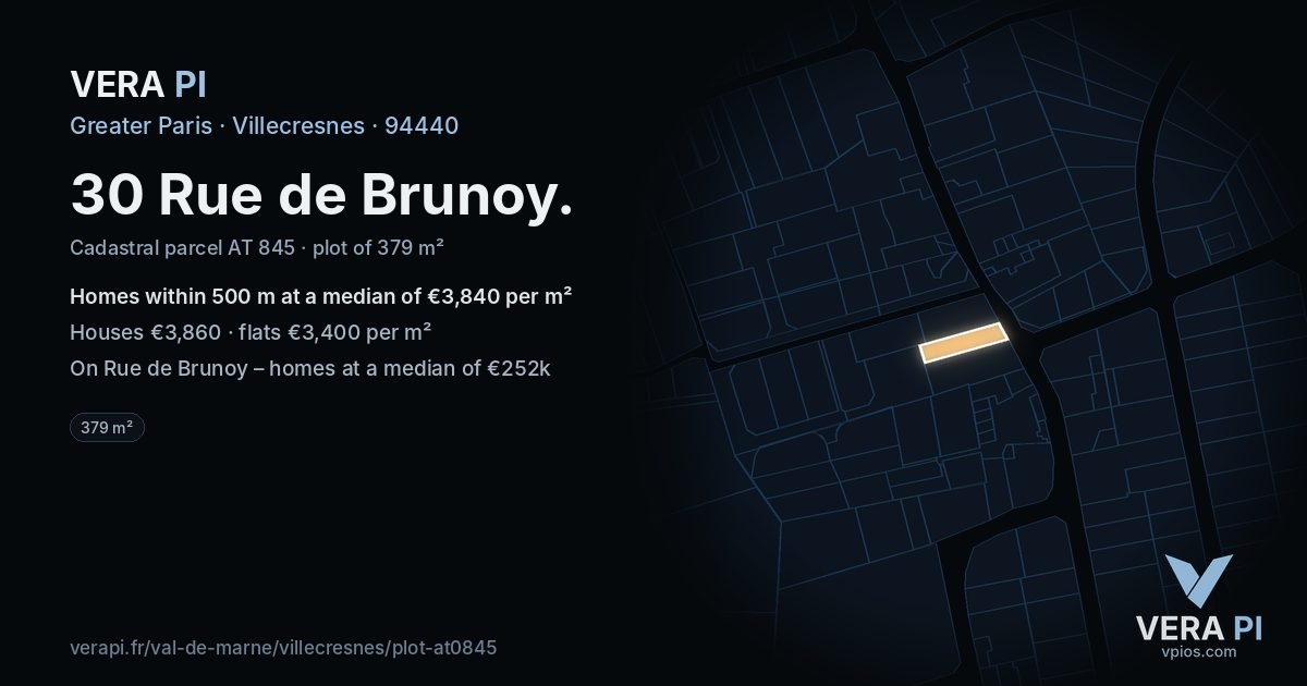 30 Rue de Brunoy, Villecresnes at night – the plot lit, the parcels around coloured by the prices near them