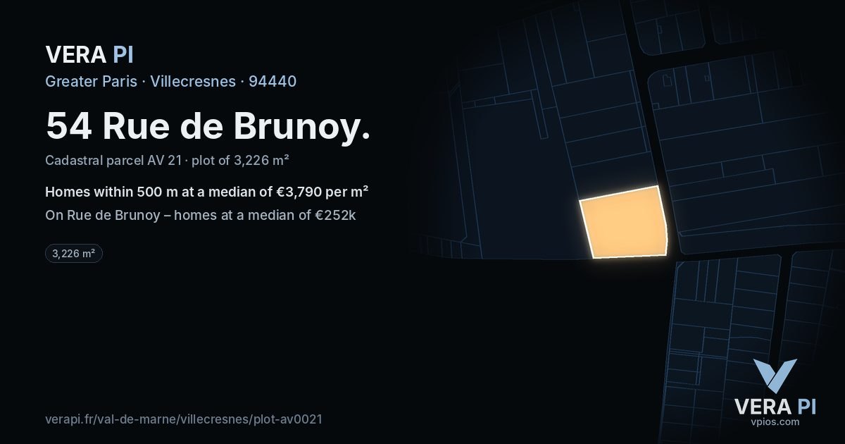 54 Rue de Brunoy, Villecresnes at night – the plot lit, the parcels around coloured by the prices near them