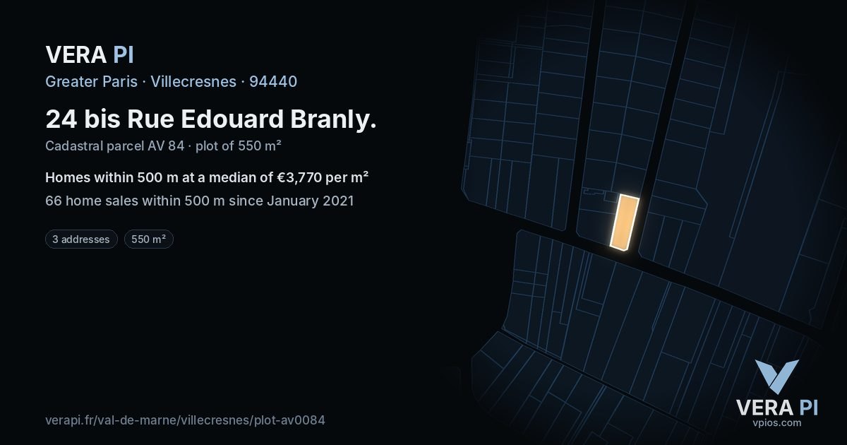24 bis Rue Edouard Branly, Villecresnes at night – the plot lit, the parcels around coloured by the prices near them