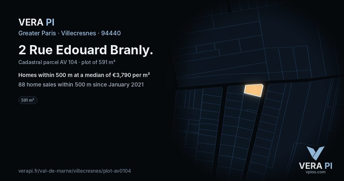 2 Rue Edouard Branly, Villecresnes at night – the plot lit, the parcels around coloured by the prices near them