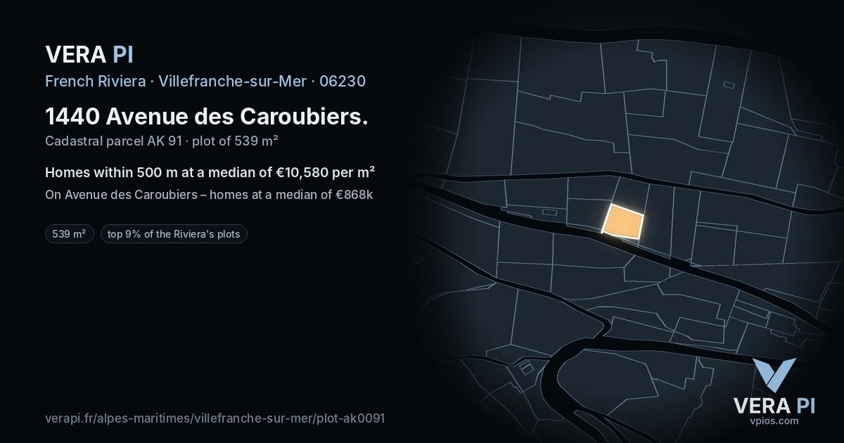 1440 Avenue des Caroubiers, Villefranche-sur-Mer at night – the plot lit, the parcels around coloured by the prices near them