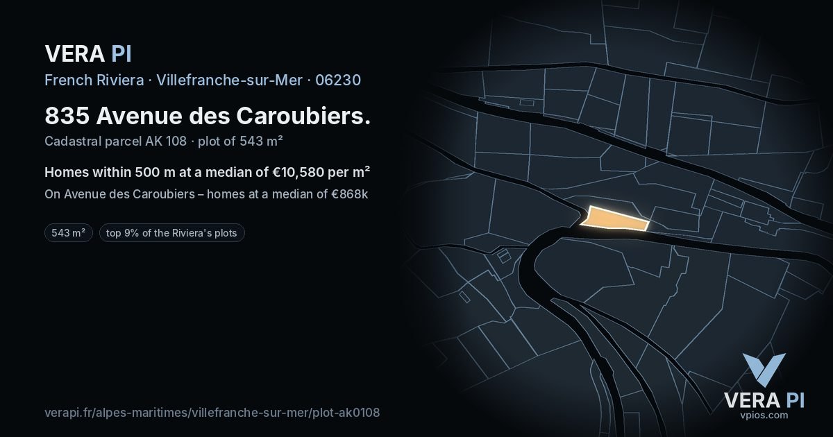 835 Avenue des Caroubiers, Villefranche-sur-Mer at night – the plot lit, the parcels around coloured by the prices near them