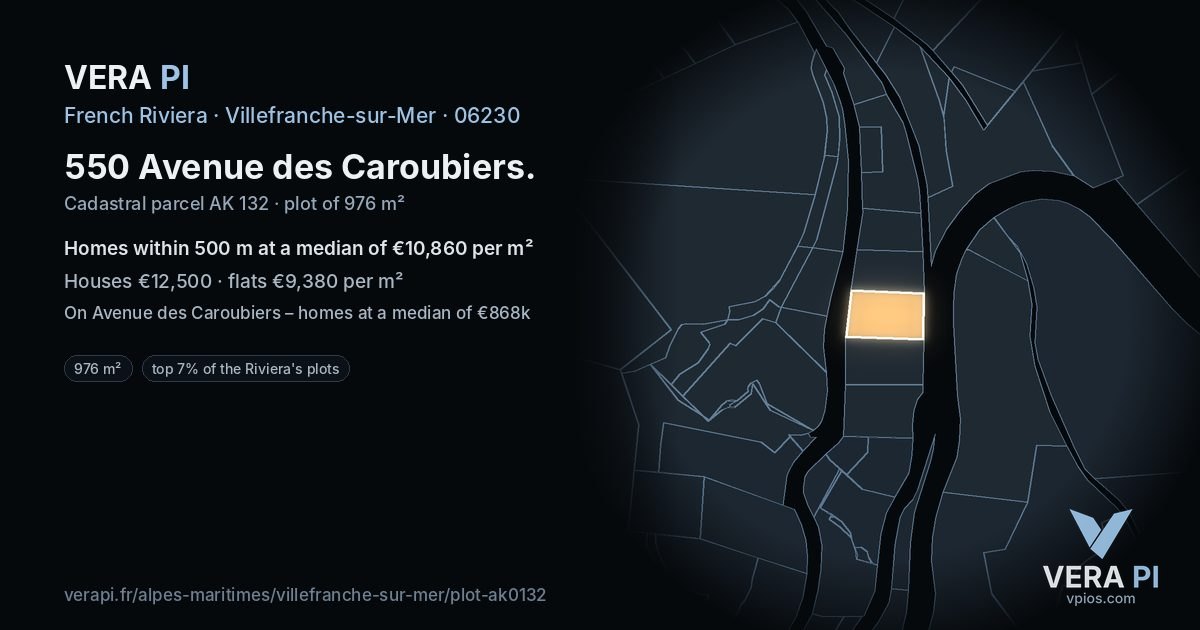 550 Avenue des Caroubiers, Villefranche-sur-Mer at night – the plot lit, the parcels around coloured by the prices near them