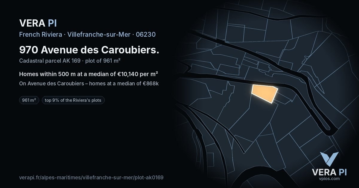 970 Avenue des Caroubiers, Villefranche-sur-Mer at night – the plot lit, the parcels around coloured by the prices near them