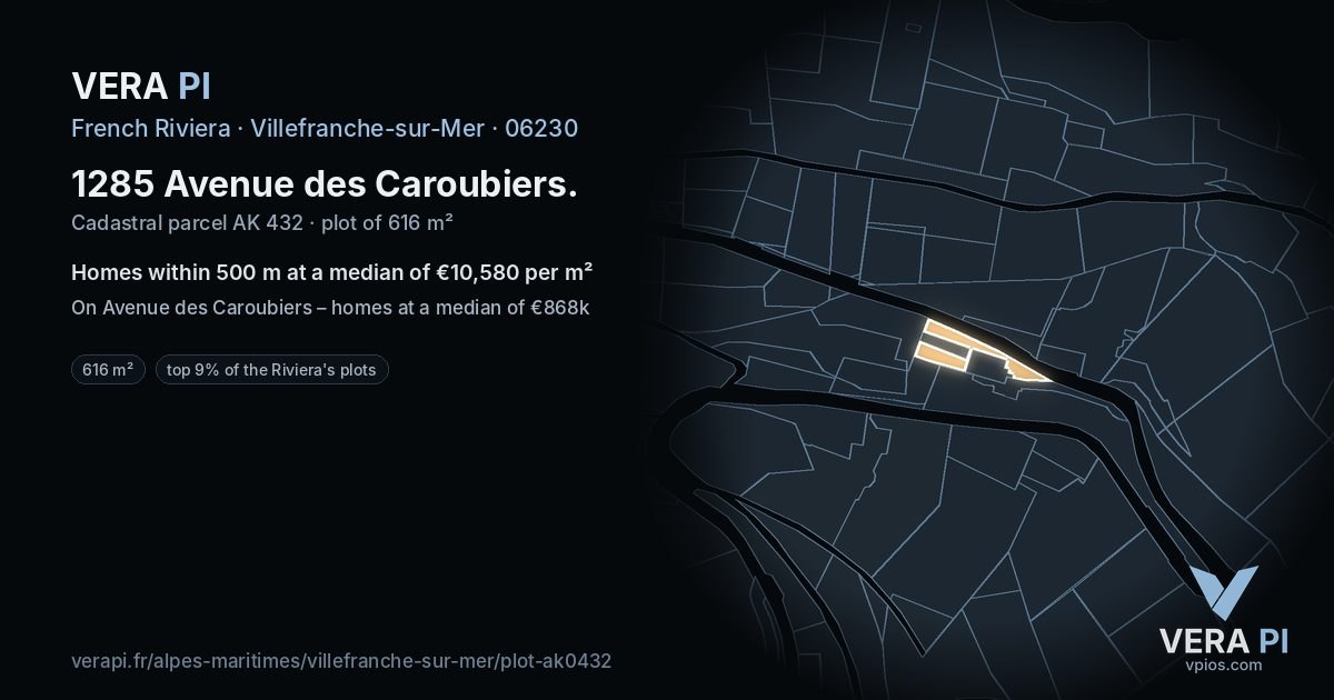 1285 Avenue des Caroubiers, Villefranche-sur-Mer at night – the plot lit, the parcels around coloured by the prices near them