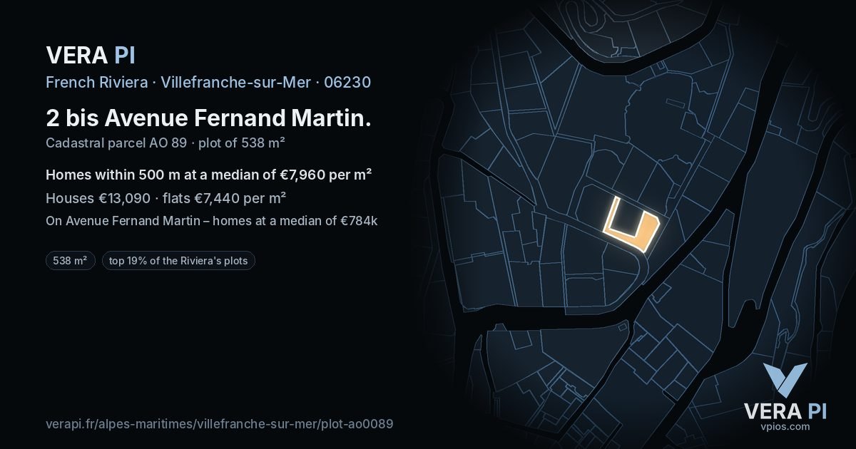 2 bis Avenue Fernand Martin, Villefranche-sur-Mer at night – the plot lit, the parcels around coloured by the prices near them