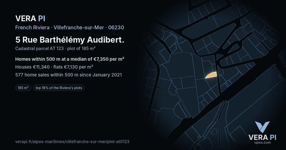 5 Rue Barthélémy Audibert, Villefranche-sur-Mer at night – the plot lit, the parcels around coloured by the prices near them