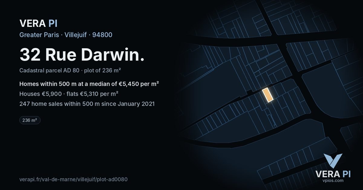 32 Rue Darwin, Villejuif at night – the plot lit, the parcels around coloured by the prices near them
