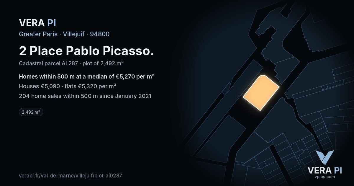 2 Place Pablo Picasso, Villejuif at night – the plot lit, the parcels around coloured by the prices near them