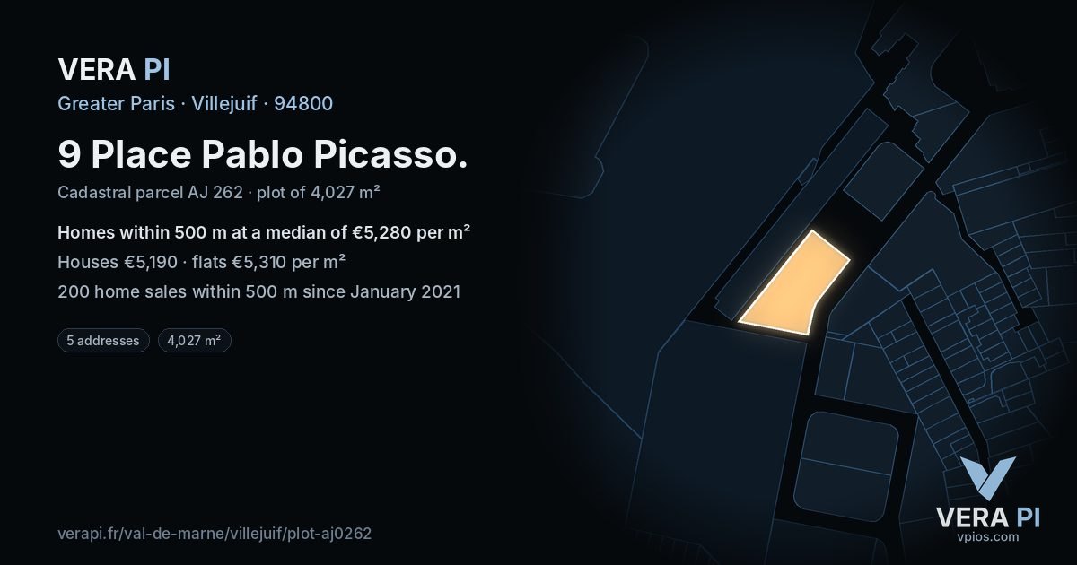 9 Place Pablo Picasso, Villejuif at night – the plot lit, the parcels around coloured by the prices near them