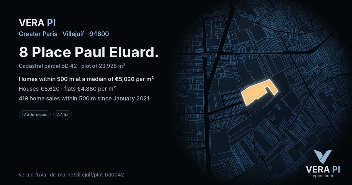 8 Place Paul Eluard, Villejuif at night – the plot lit, the parcels around coloured by the prices near them