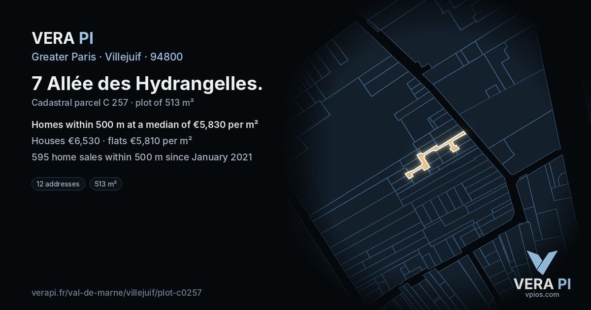 7 Allée des Hydrangelles, Villejuif at night – the plot lit, the parcels around coloured by the prices near them