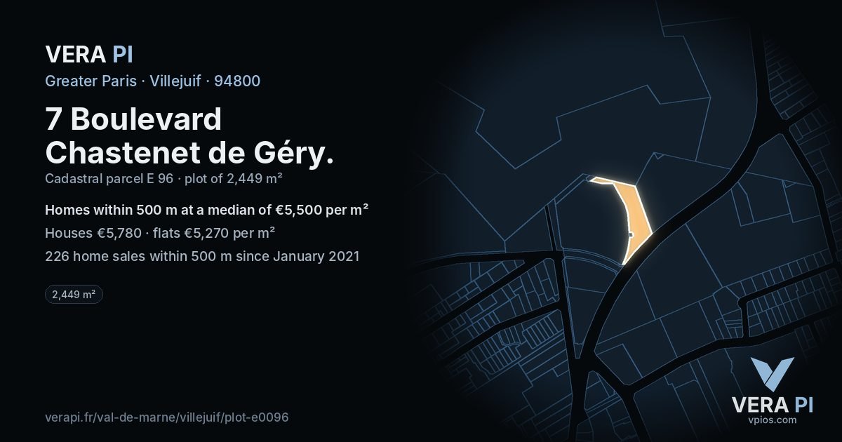 7 Boulevard Chastenet de Géry, Villejuif at night – the plot lit, the parcels around coloured by the prices near them