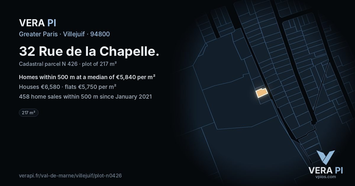 32 Rue de la Chapelle, Villejuif at night – the plot lit, the parcels around coloured by the prices near them